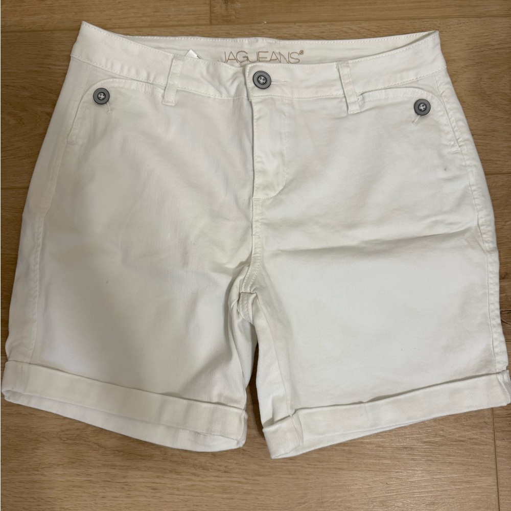 NWOT Jag Jeans Women's Cream Shorts